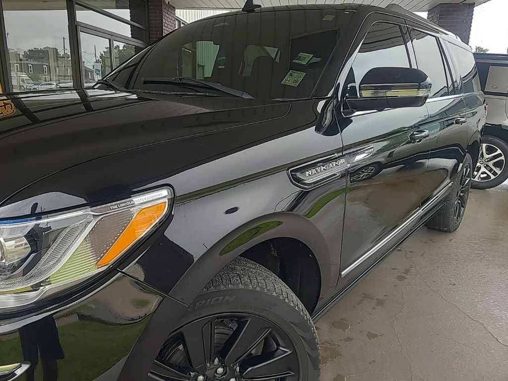 Black Metallic 2024 Lincoln Navigator SUV / Crossover Four-Wheel Drive Automatic