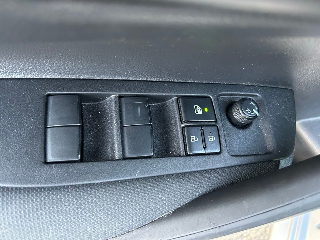 Thumbnail: 2025 Toyota Corolla - 16