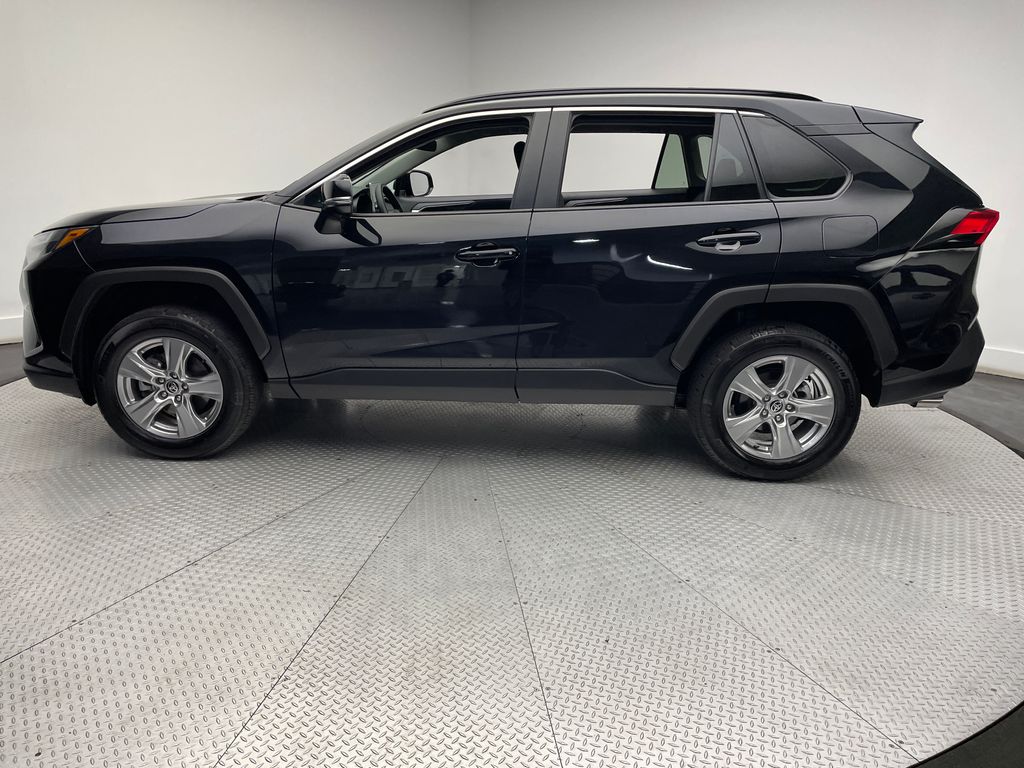 2024 Toyota RAV4 XLE 8