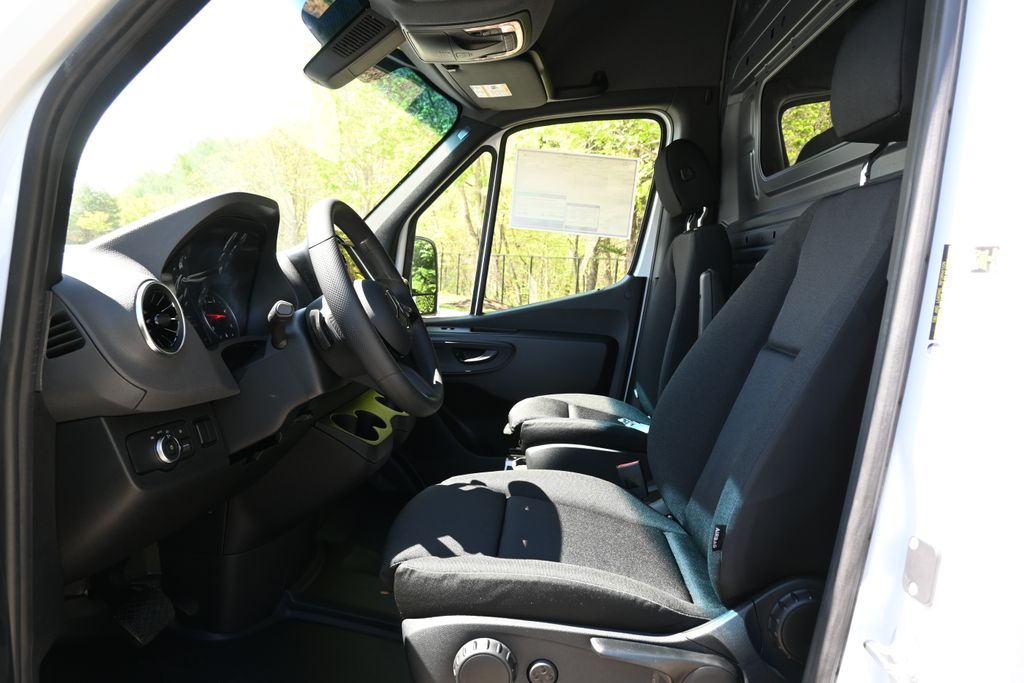 2025 Mercedes-Benz Sprinter 2500 3
