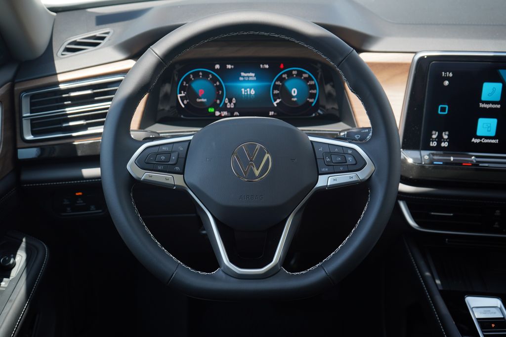 2025 Volkswagen Atlas SE 10