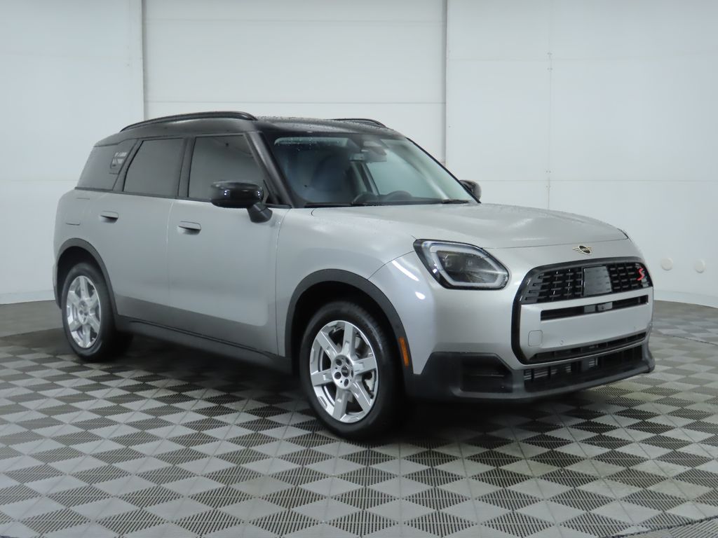 2025 MINI Cooper Countryman Iconic 3