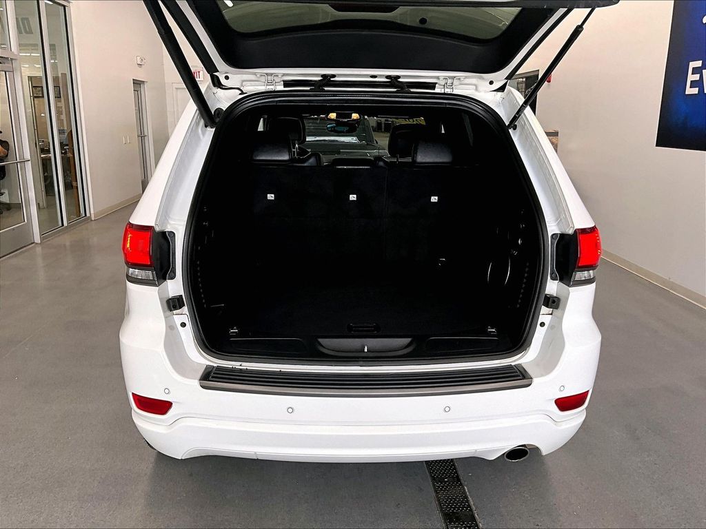 2021 Jeep Grand Cherokee — photo 34