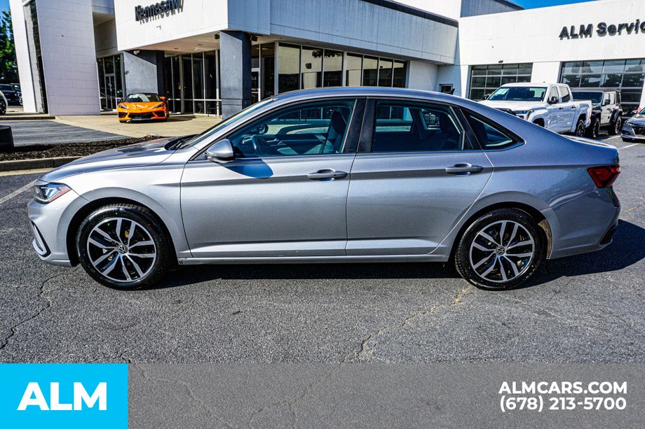 Used 2025 Gray Volkswagen 1.5T SE image 6