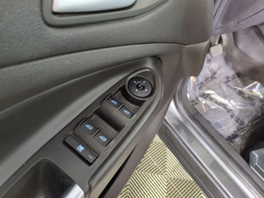 Used 2017 Ford Escape SE For Sale in Fort Wayne, IN