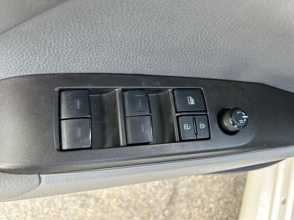 Thumbnail: 2024 Toyota Camry - 17