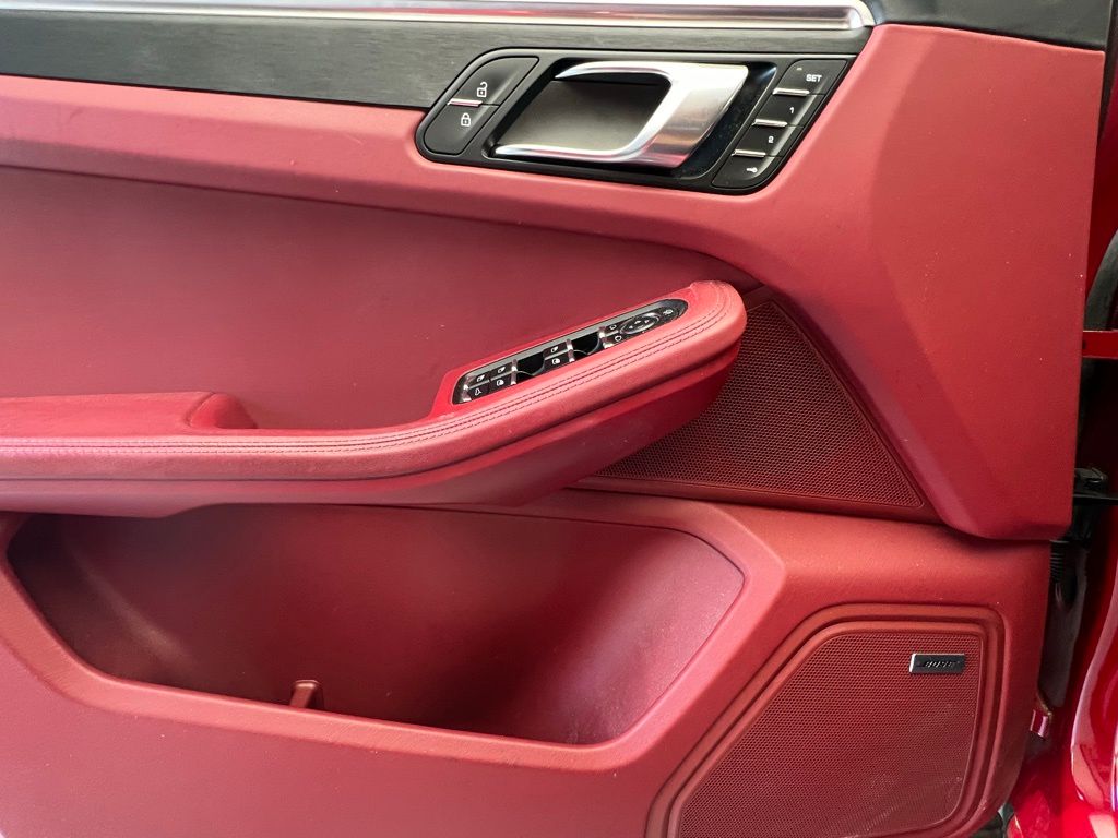 Thumbnail: 2022 Porsche Macan - 19