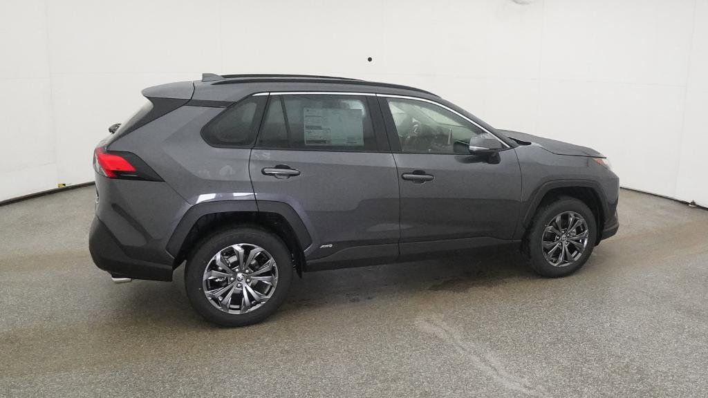 Thumbnail: 2025 Toyota RAV4 - 32