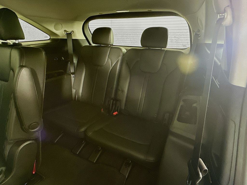 Thumbnail: 2023 Kia Sorento - 27