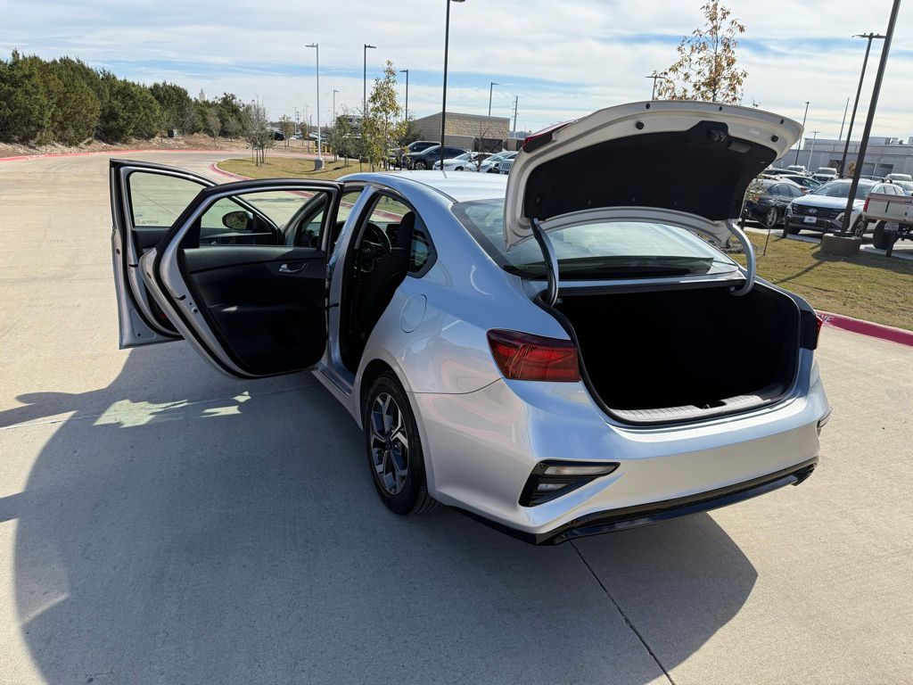 Thumbnail: 2019 Kia Forte - 23