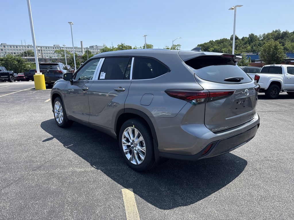New 2026 Toyota Highlander SUV