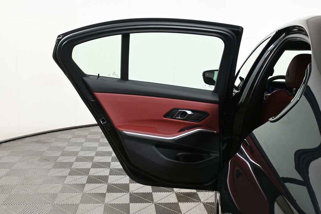 Thumbnail: 2024 BMW 3 Series - 31