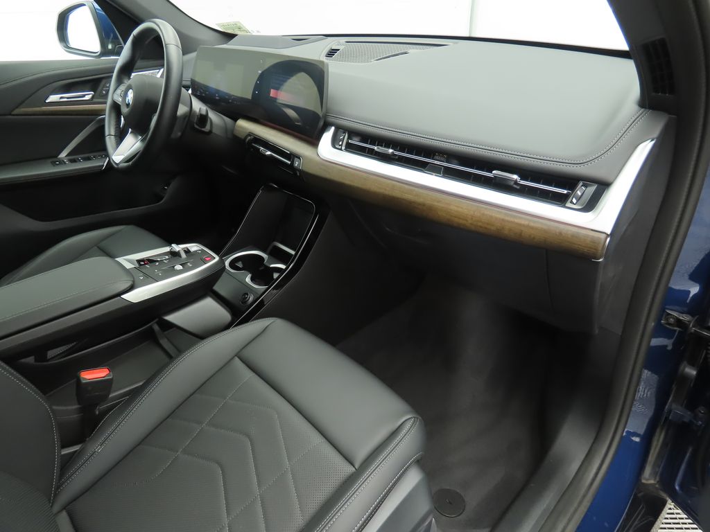 Thumbnail: 2025 BMW X1 - 17