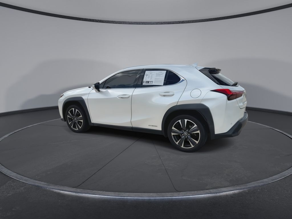 Thumbnail: 2021 Lexus UX - 6