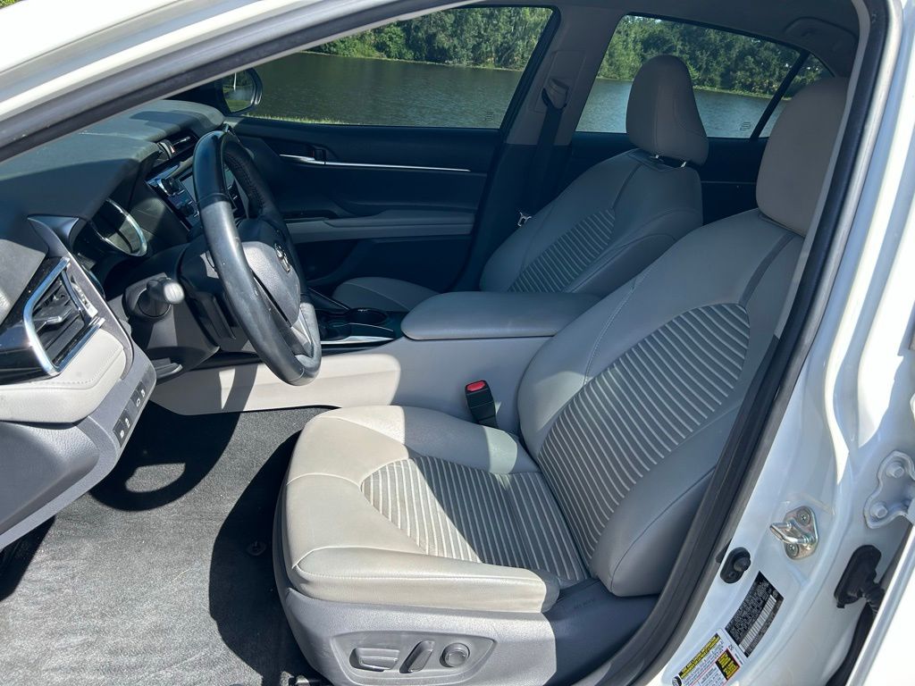 Thumbnail: 2018 Toyota Camry - 14