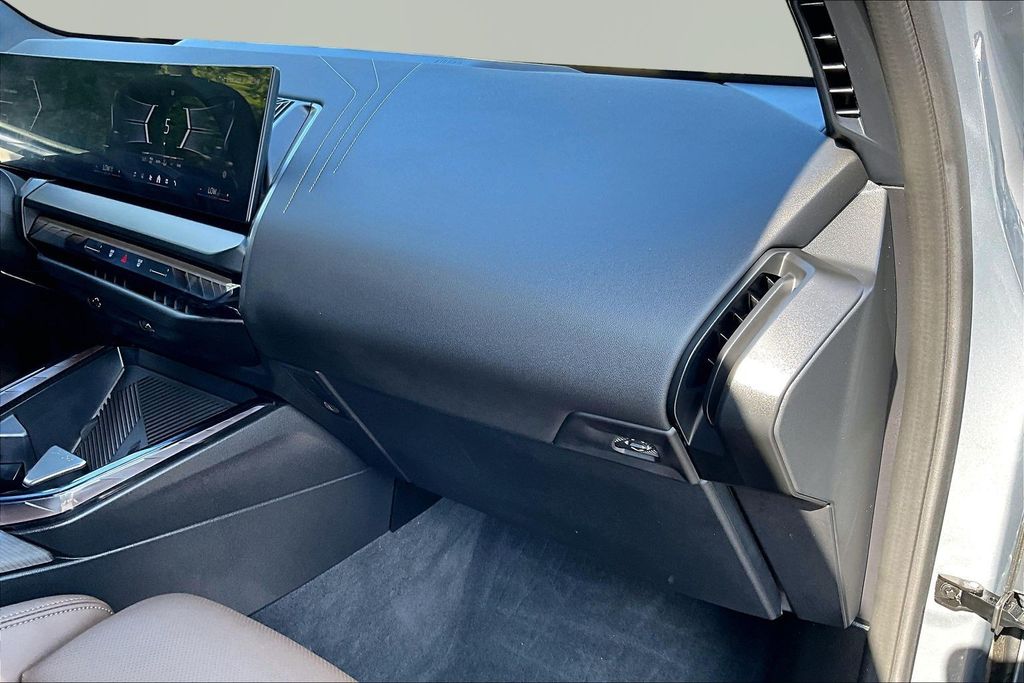 2026 BMW X3 30 - Photo 18