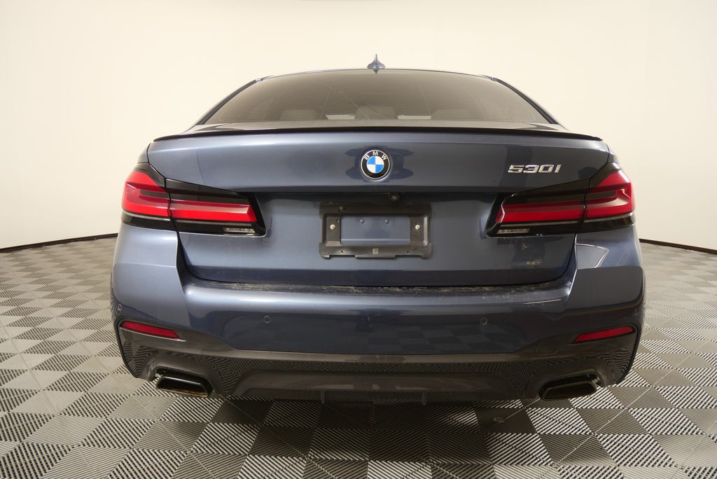 Thumbnail: 2023 BMW 5 Series - 4