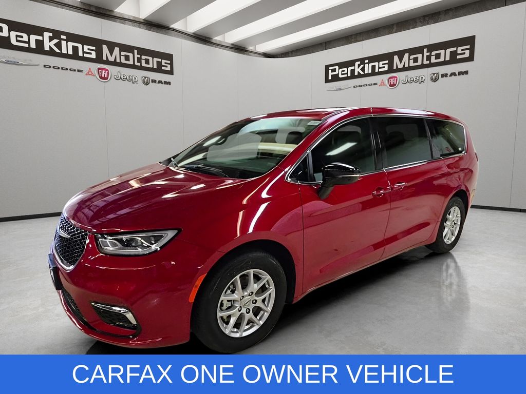 Red Hot Pearlcoat 2025 Chrysler Pacifica Minivan Front-Wheel Drive 9-Speed Automatic