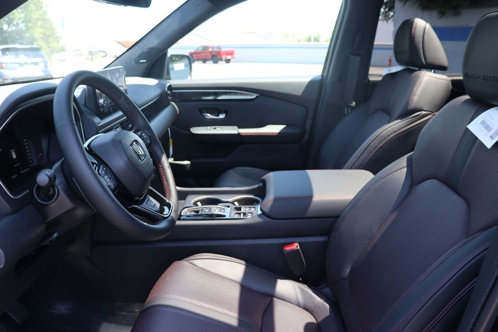2025 Honda Pilot Black Edition 31