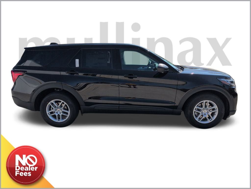 2026 Ford Explorer photo 3