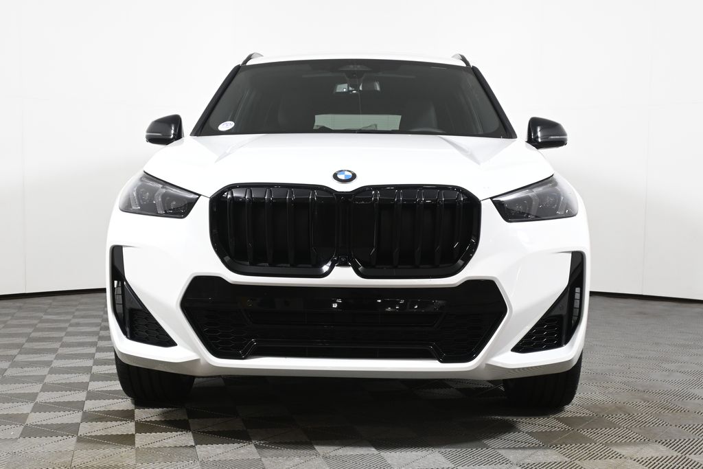 Thumbnail: 2027 BMW X1 - 10