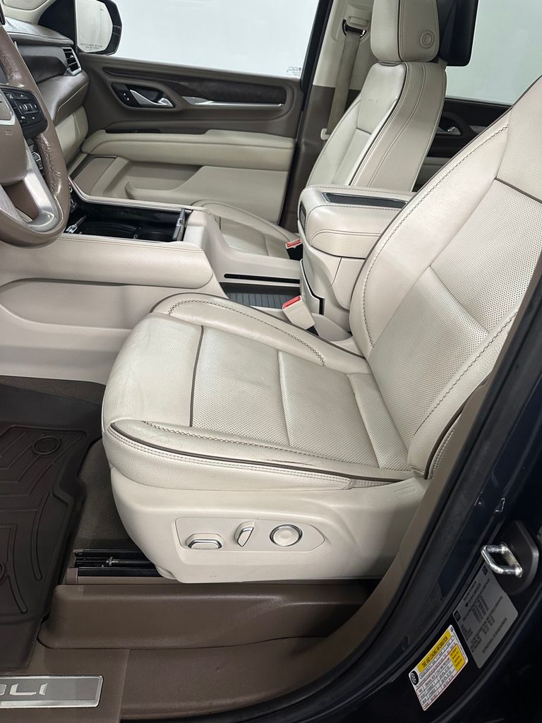 used 2021 GMC Yukon XL car, priced at $41,985