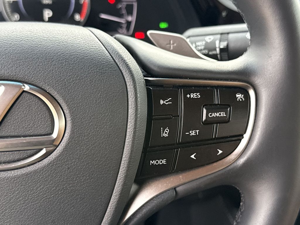 Thumbnail: 2025 Lexus ES - 27