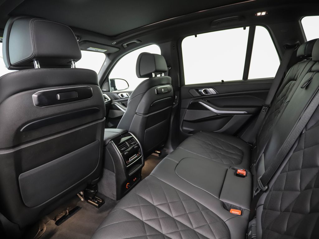 Thumbnail: 2025 BMW X5 - 21