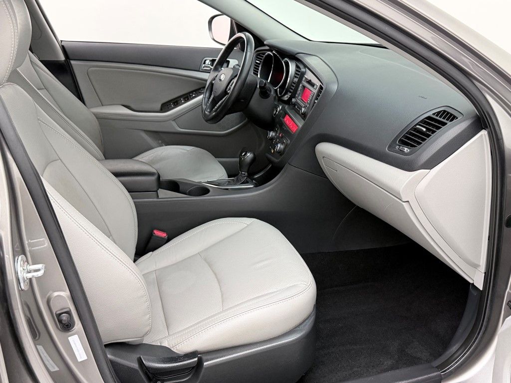 Thumbnail: 2013 Kia Optima - 13