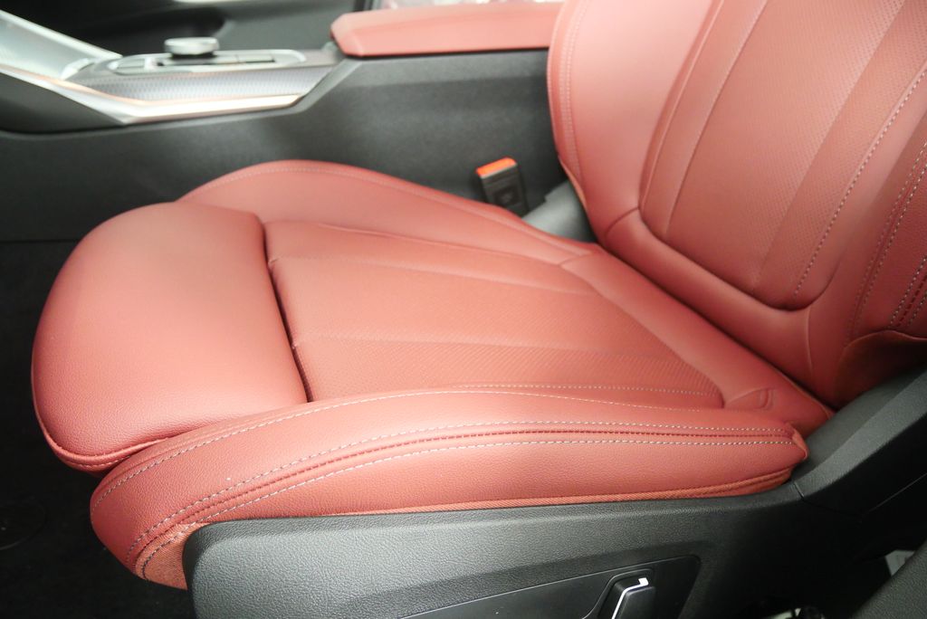 Thumbnail: 2026 BMW 3 Series - 9