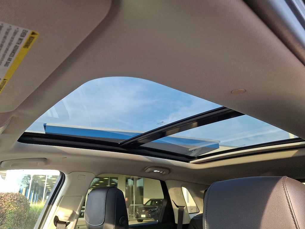 Thumbnail: 2018 Cadillac XT5 - 15