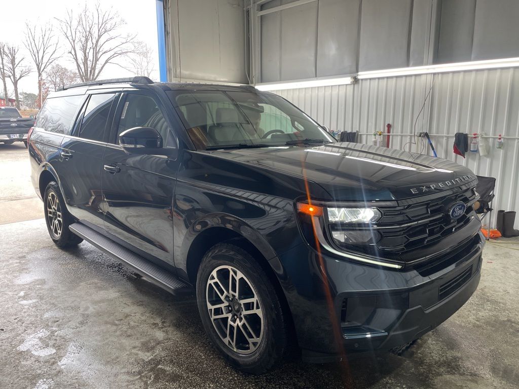 2026 Ford Expedition MAX Active 4WD