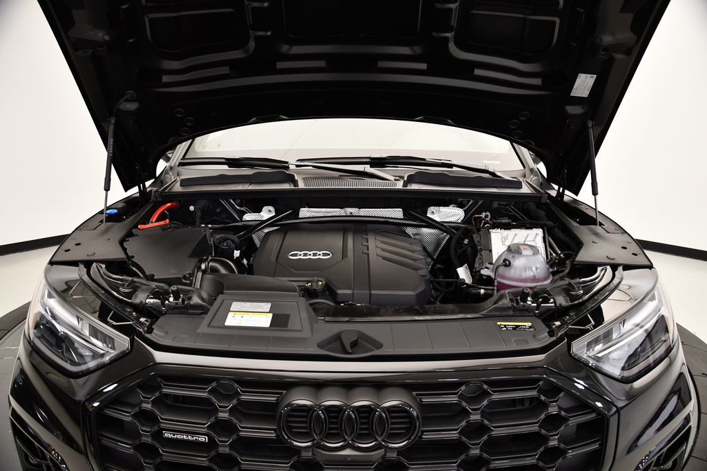 Thumbnail: 2025 Audi Q5 - 13