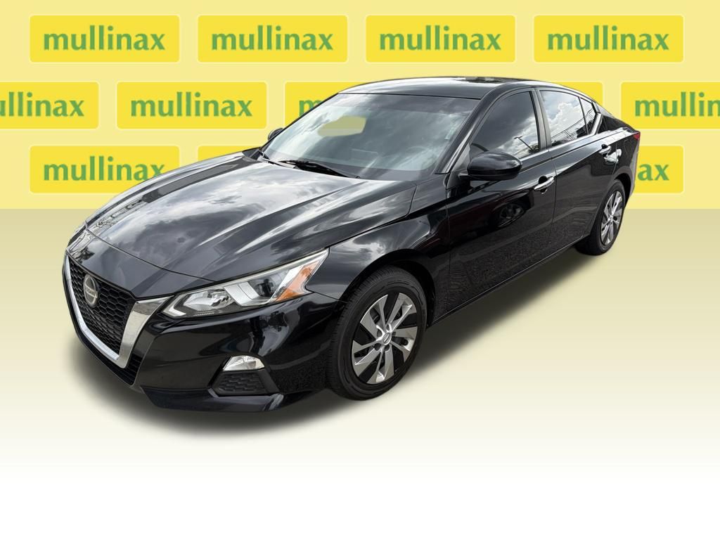 Used 2020 Black Nissan 2.5 S image 2