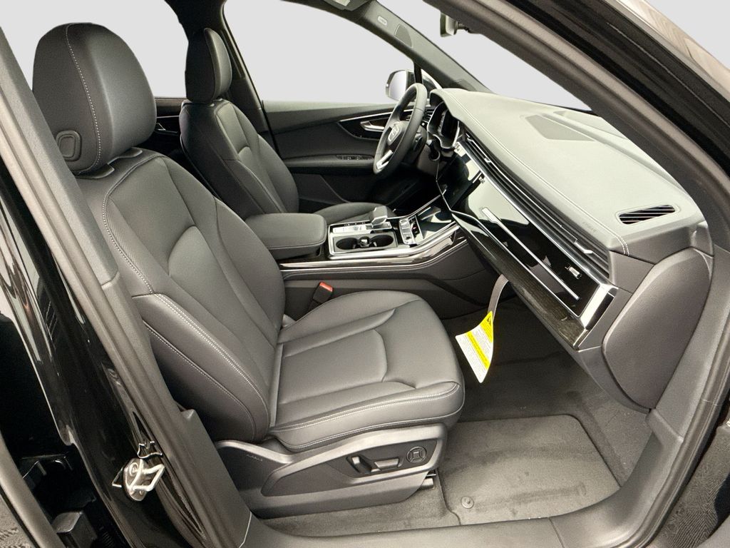 Thumbnail: 2026 Audi Q7 - 19