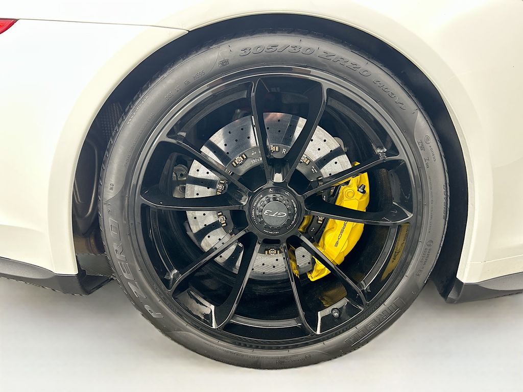 Thumbnail: 2015 Porsche 911 - 31