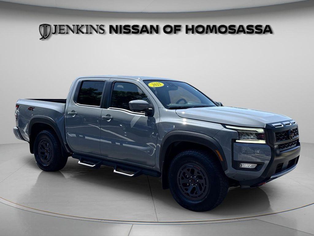 2025 Nissan Frontier PRO-4X Crew Cab 4WD