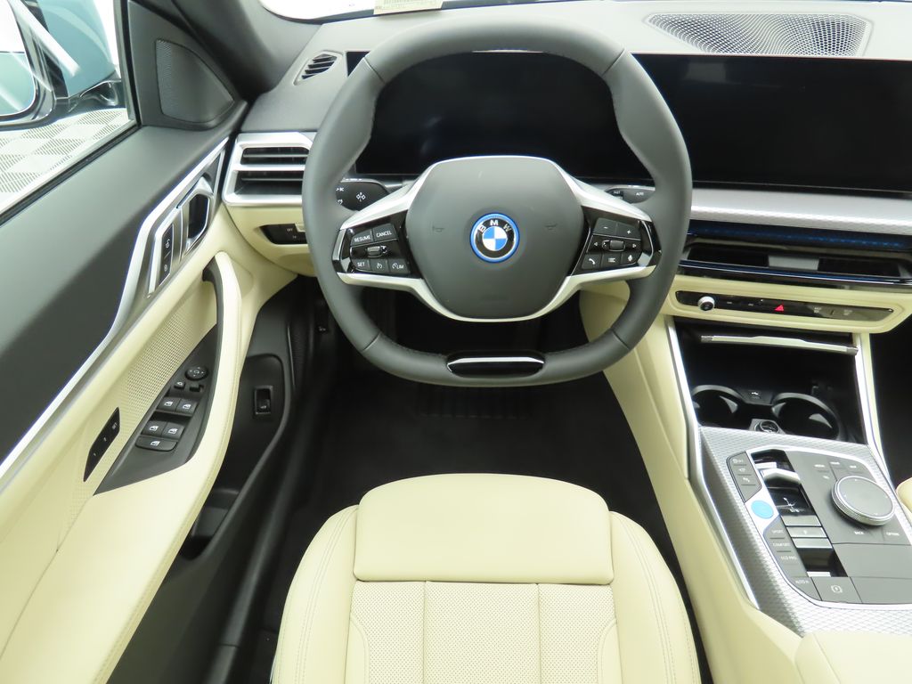 2025 BMW i4 eDrive40 10