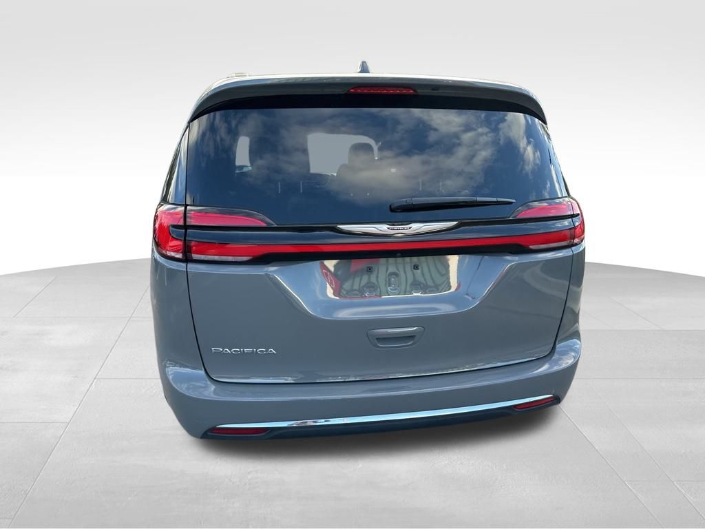 2022 Chrysler Pacifica Touring L 8