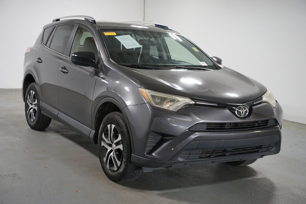 Thumbnail: 2016 Toyota RAV4 - 3