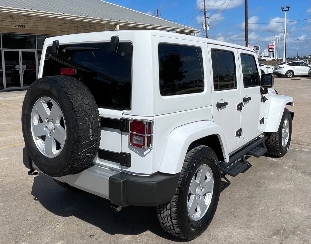 2011 Jeep Wrangler Unlimited Sahara White at Emmons Autoplex