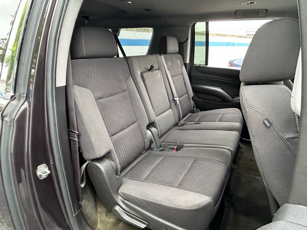 2015 Chevrolet Suburban LS 21