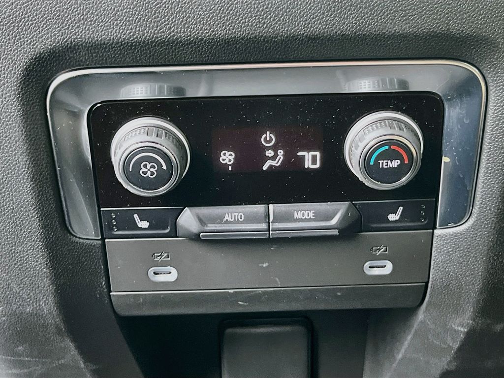Used 2023 Red Chevrolet Premier image 27