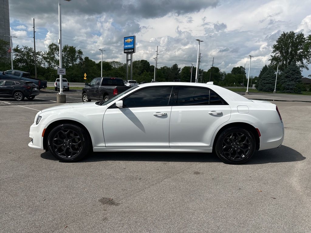 2021 Chrysler 300 Touring photo