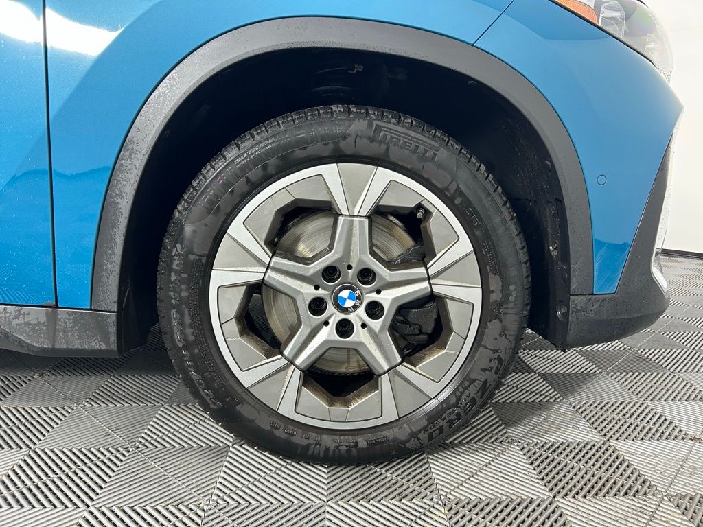 Thumbnail: 2023 BMW X1 - 12