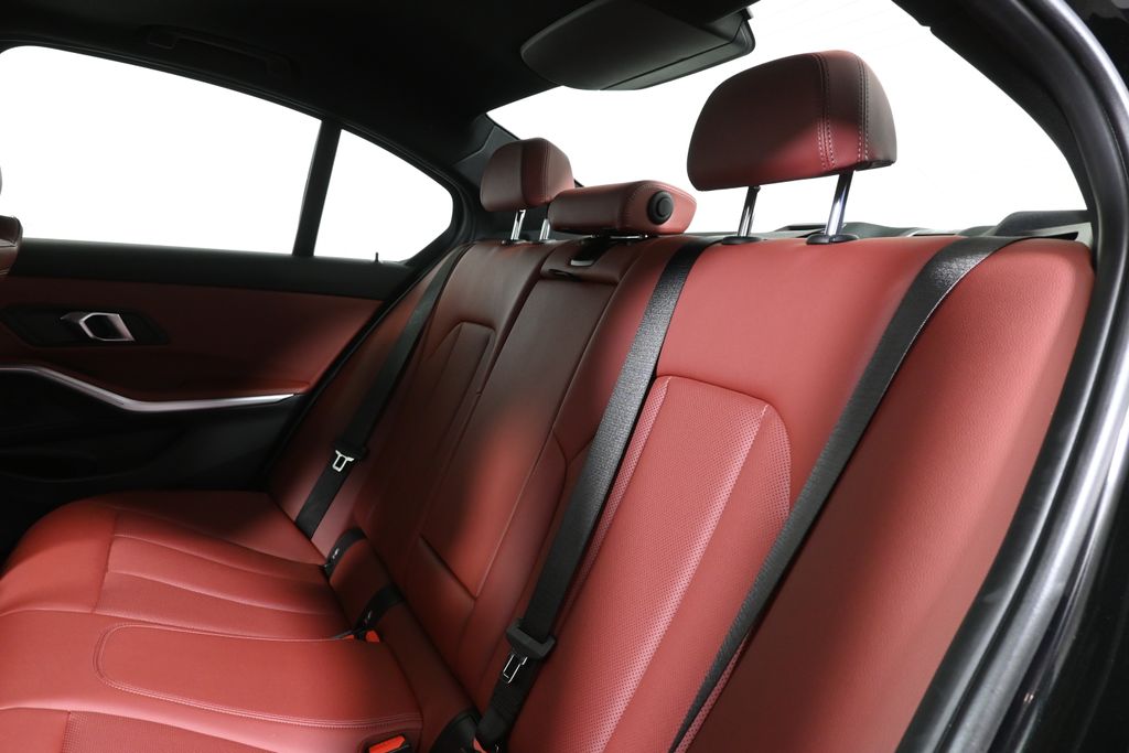 Thumbnail: 2024 BMW 3 Series - 4