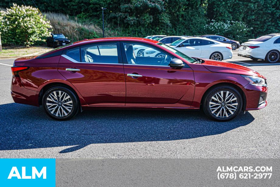 Used 2024 Red Nissan 2.5 SV image 8