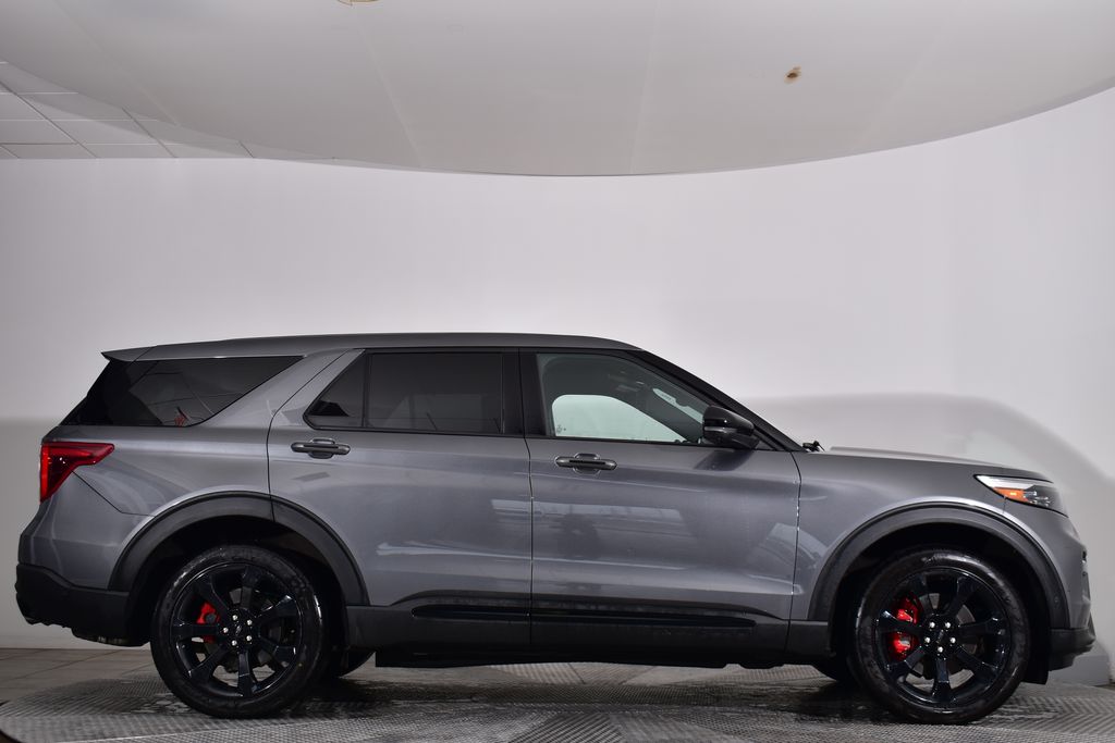 2022 Ford Explorer ST 6