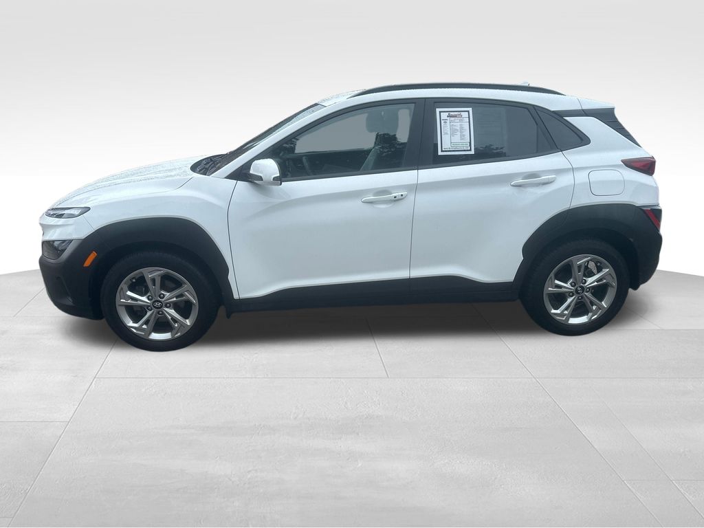 Used 2023 White Hyundai SEL image 6