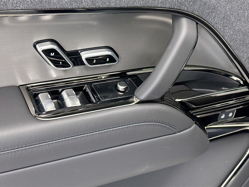 Thumbnail: 2026 Land Rover Range Rover Sport - 22